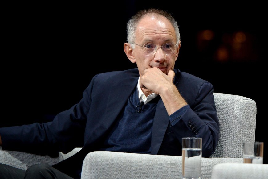 Billionaire VC Mike Moritz Slams New H-1B Visa Fee as a ‘Brutish Extortion Scheme’