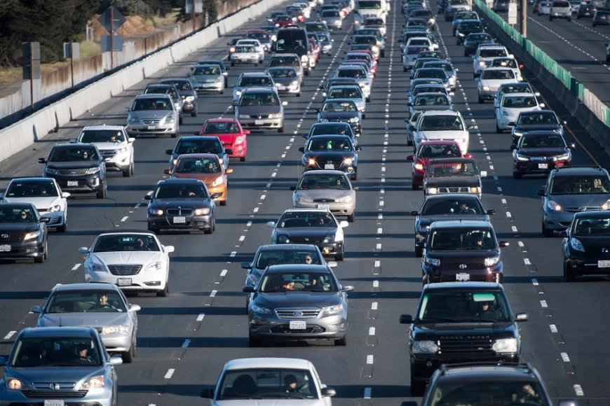 Trump administration rolls back fuel economy standards, again
