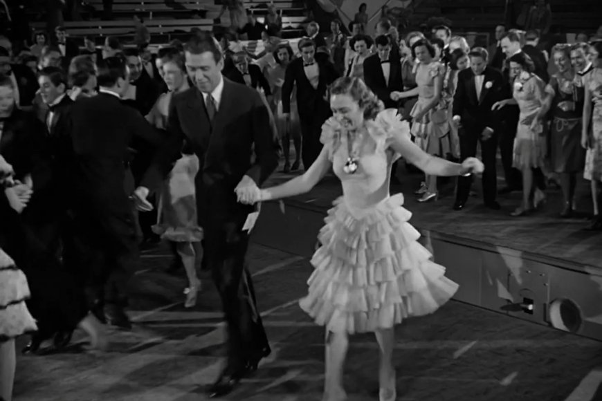 Image Credits: Frank Capra, Public domain, via Wikimedia Commons / Wikimedia Commons