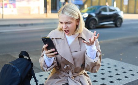 Tap Money Scam Explained: How to Avoid Contactless Payment Fraud While Traveling Abroad