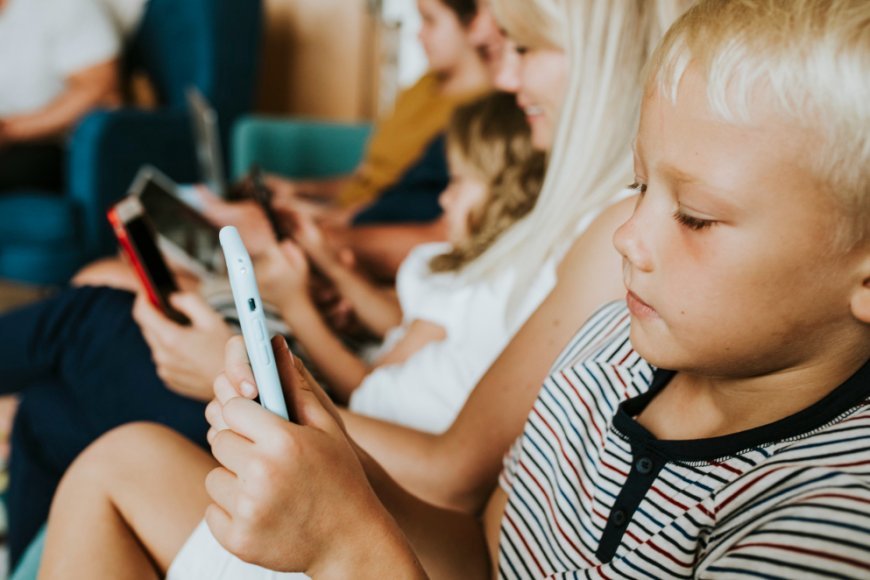 Countries planning or introducing social media bans for children