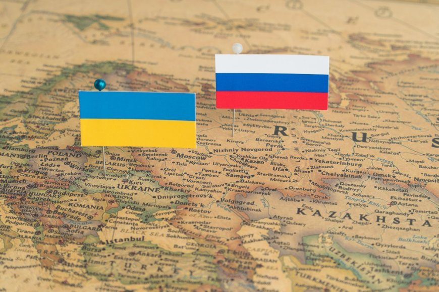 Russians accused of using advanced iPhone hacking tools to steal Ukrainian personal data