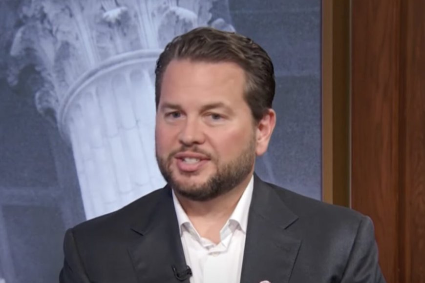 Pinterest CEO urges governments to restrict social media access for users under 16